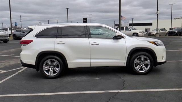 used 2018 Toyota Highlander car, priced at $25,981