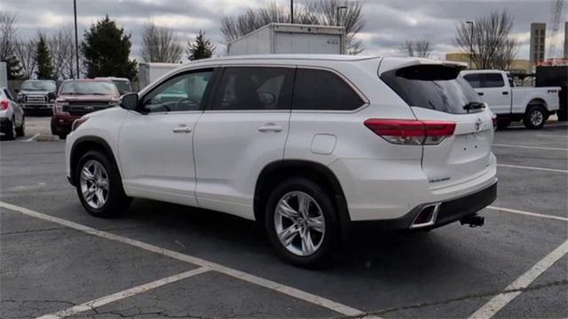 used 2018 Toyota Highlander car, priced at $25,981