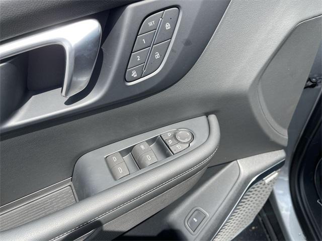 new 2025 Buick Enclave car, priced at $46,050