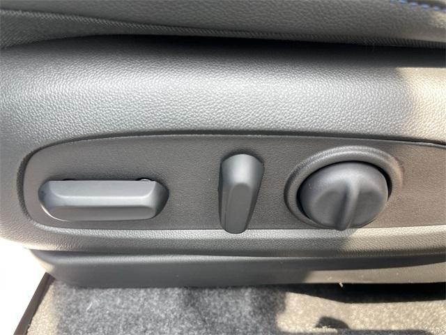 new 2025 Buick Envista car, priced at $29,495