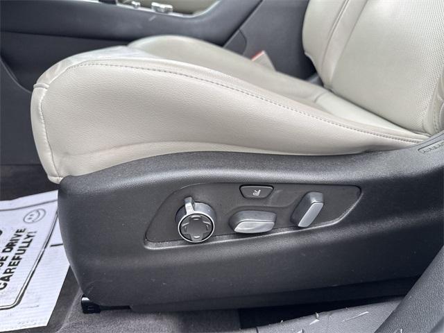 used 2022 Cadillac XT4 car, priced at $31,990