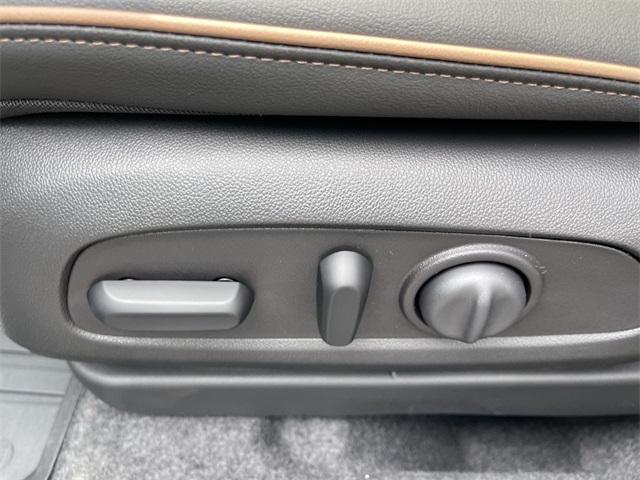 new 2025 Buick Envista car, priced at $31,135