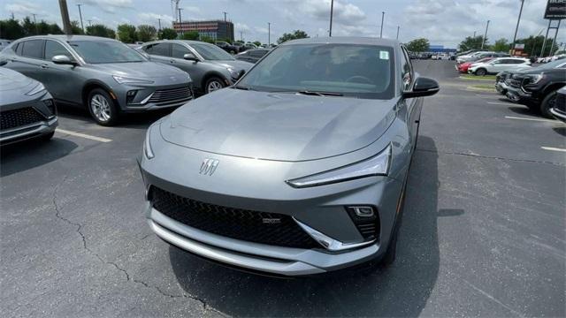 new 2025 Buick Envista car, priced at $29,495