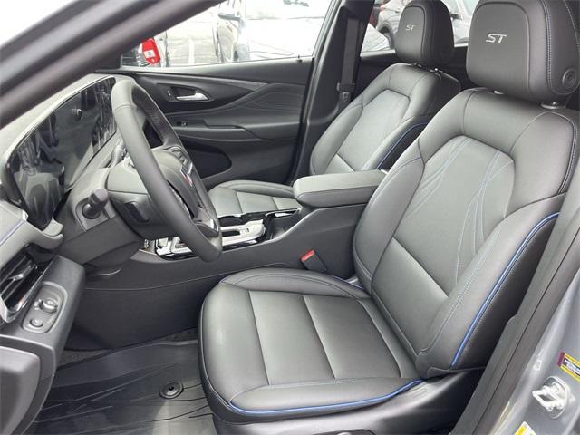 new 2025 Buick Envista car, priced at $29,495