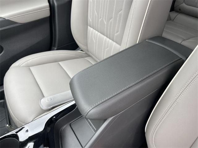 new 2025 Buick Envista car, priced at $31,610