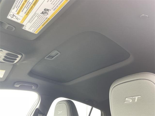 new 2025 Buick Envista car, priced at $29,495