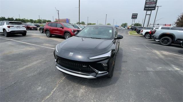 new 2025 Buick Envista car, priced at $29,495