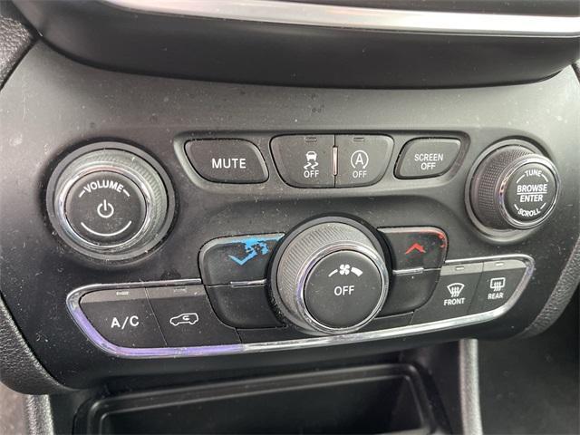 used 2021 Jeep Cherokee car, priced at $21,981