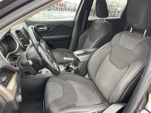 used 2015 Jeep Cherokee car, priced at $8,990