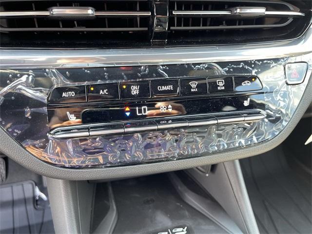 new 2025 Buick Envista car, priced at $31,235