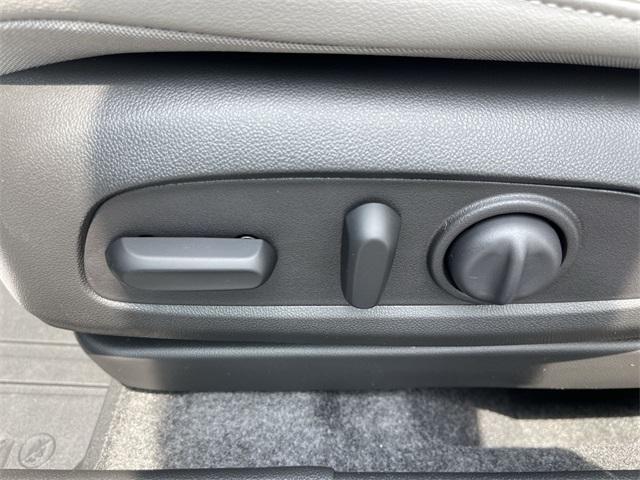 new 2025 Buick Envista car, priced at $31,235