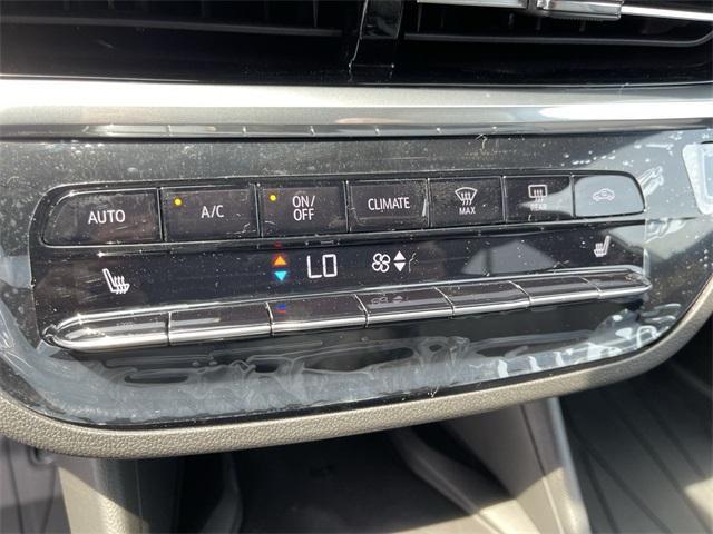 new 2025 Buick Envista car, priced at $31,235