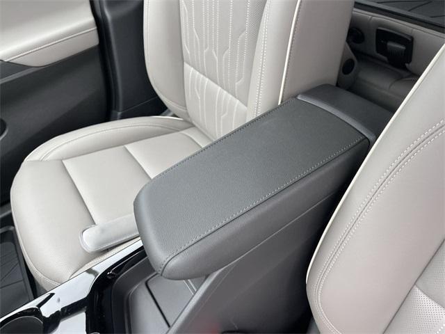 new 2025 Buick Envista car, priced at $30,635