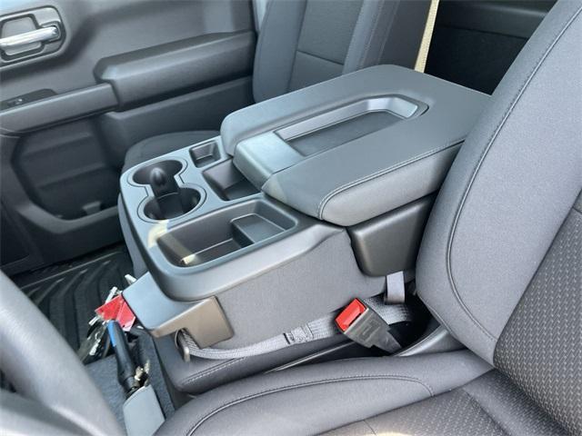 new 2025 GMC Sierra 1500 car, priced at $40,030