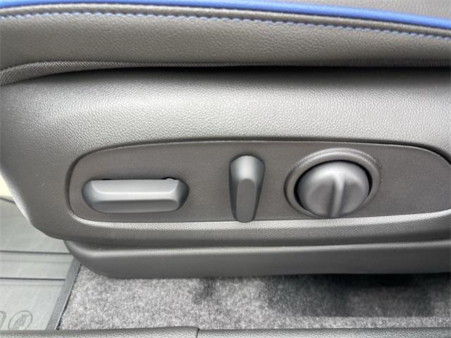 new 2025 Buick Envista car, priced at $29,495