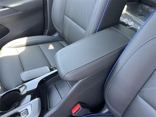 new 2025 Buick Envista car, priced at $28,025