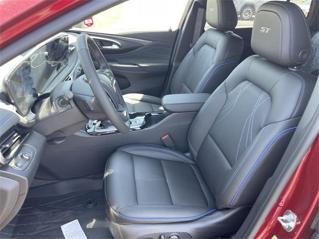 new 2025 Buick Envista car, priced at $28,025