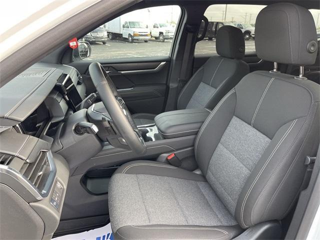 new 2025 GMC Acadia car, priced at $42,245