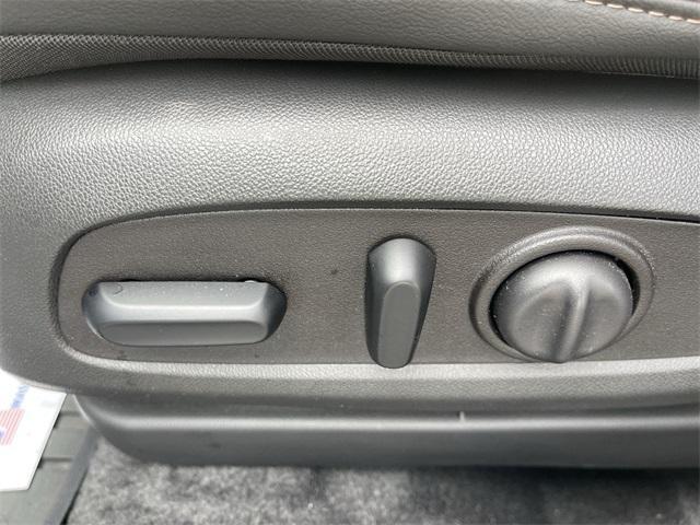 new 2025 Buick Envista car, priced at $31,110