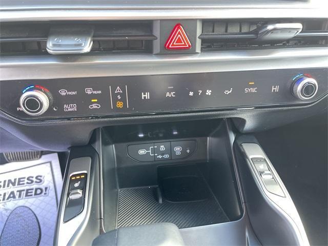 used 2024 Kia Sorento car, priced at $31,888