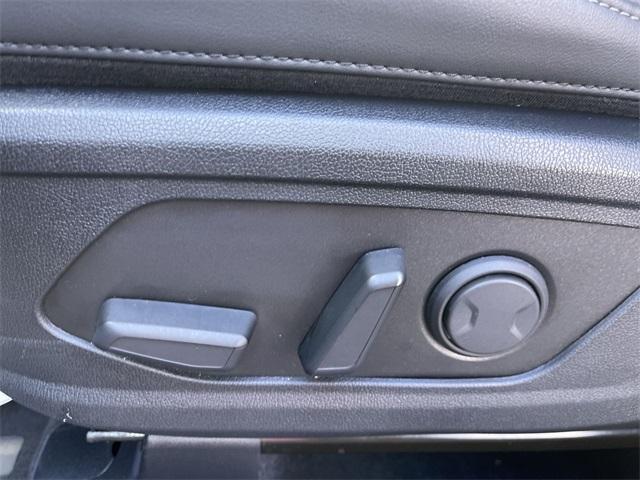 used 2024 Kia Sorento car, priced at $31,888