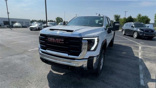 new 2025 GMC Sierra 3500 car, priced at $56,565