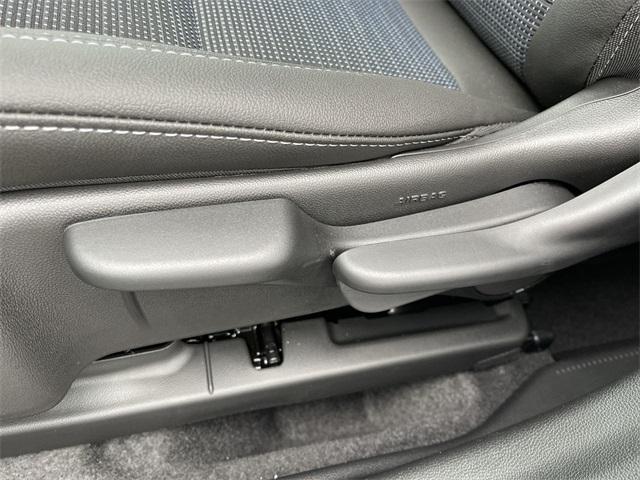 new 2025 Buick Envista car, priced at $24,620