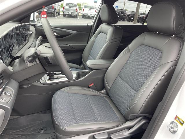 new 2025 Buick Envista car, priced at $24,620