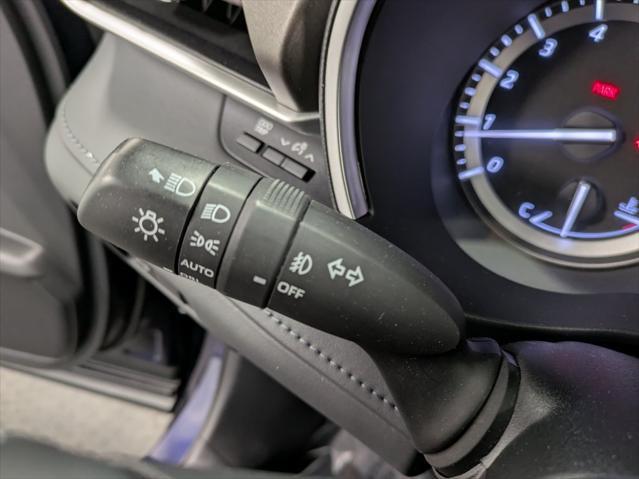 used 2022 Toyota Highlander car, priced at $37,821
