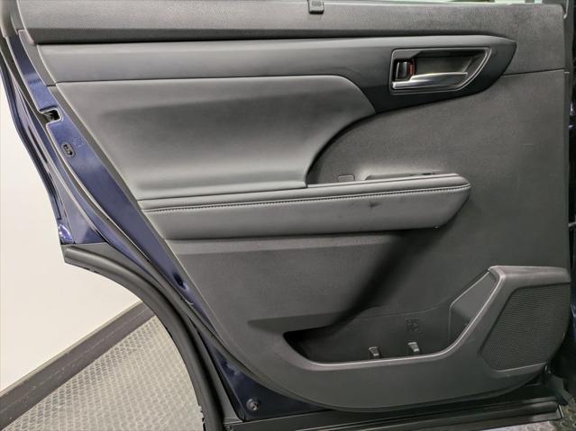 used 2022 Toyota Highlander car, priced at $37,821