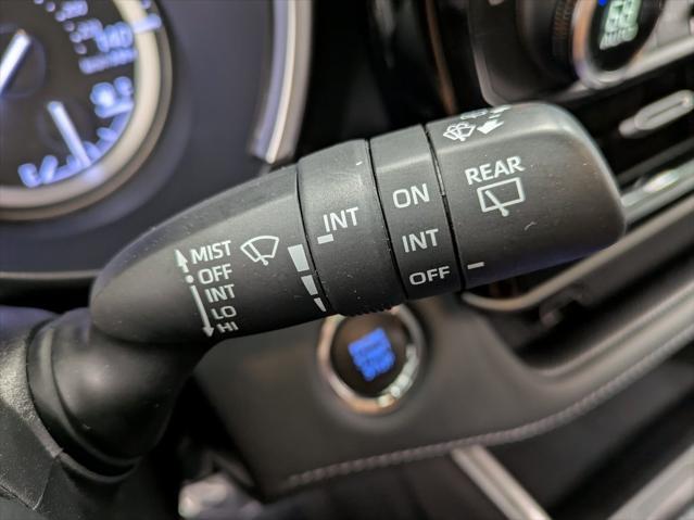 used 2022 Toyota Highlander car, priced at $37,821