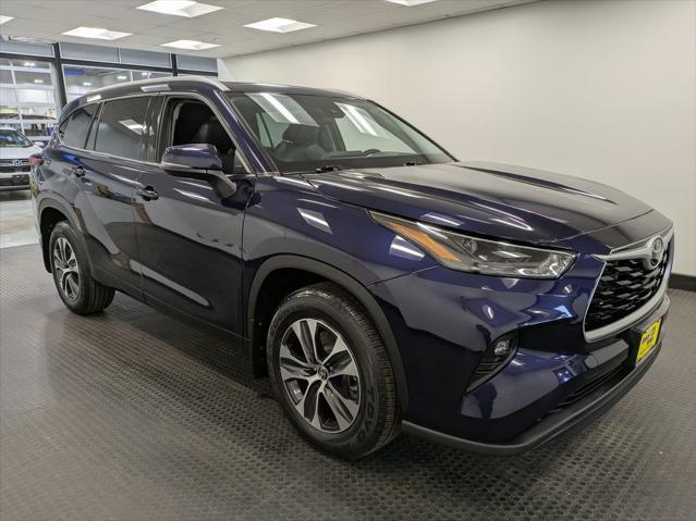 used 2022 Toyota Highlander car, priced at $37,821