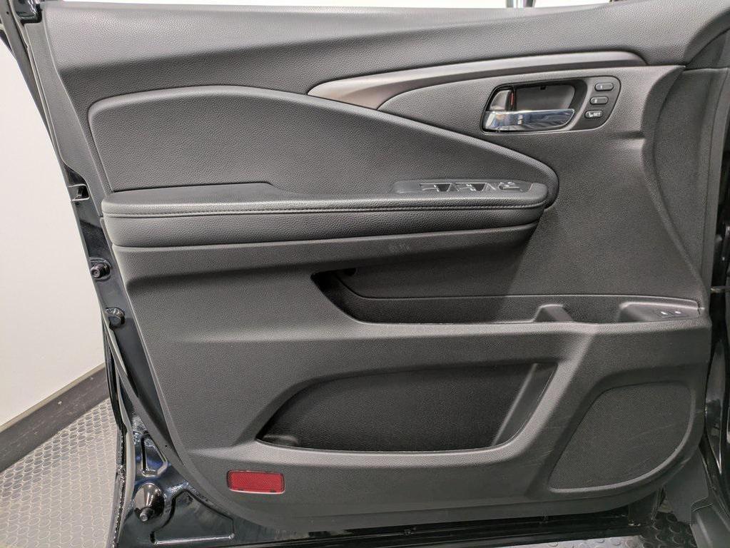 used 2022 Honda Pilot car, priced at $33,494