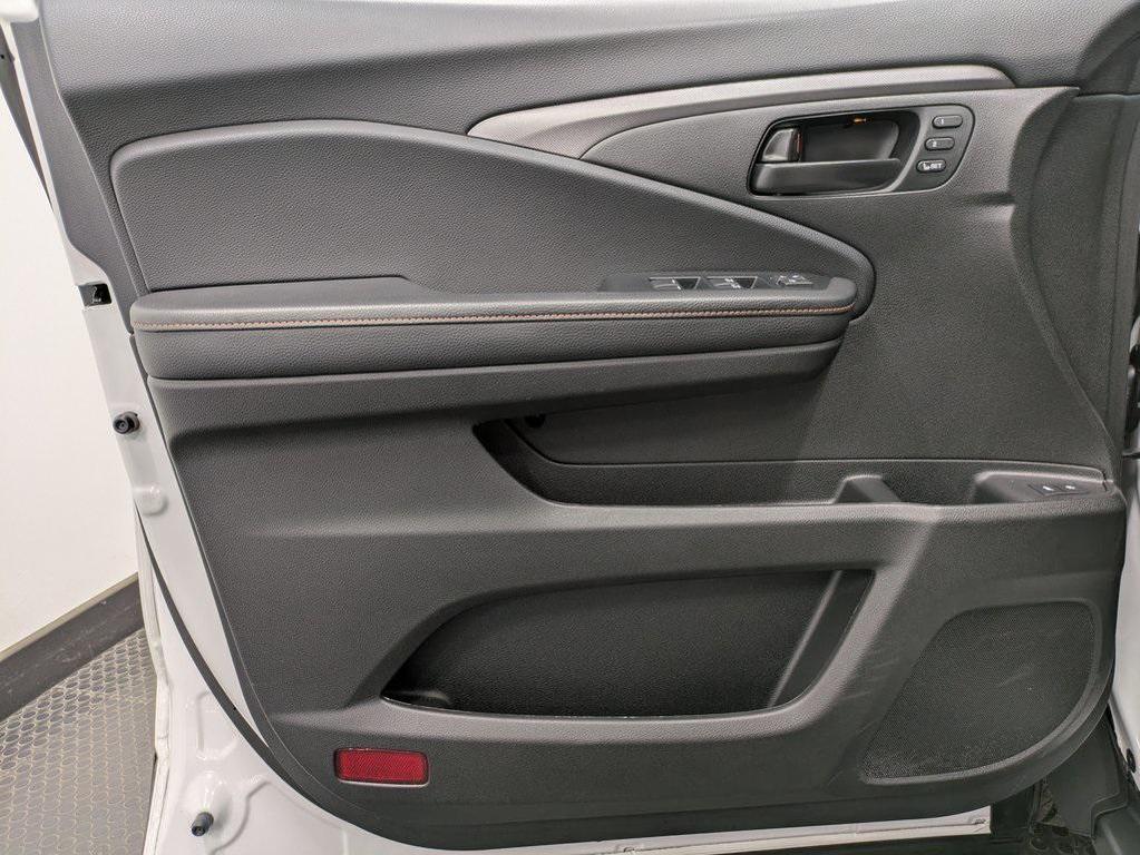 used 2022 Honda Passport car, priced at $33,427