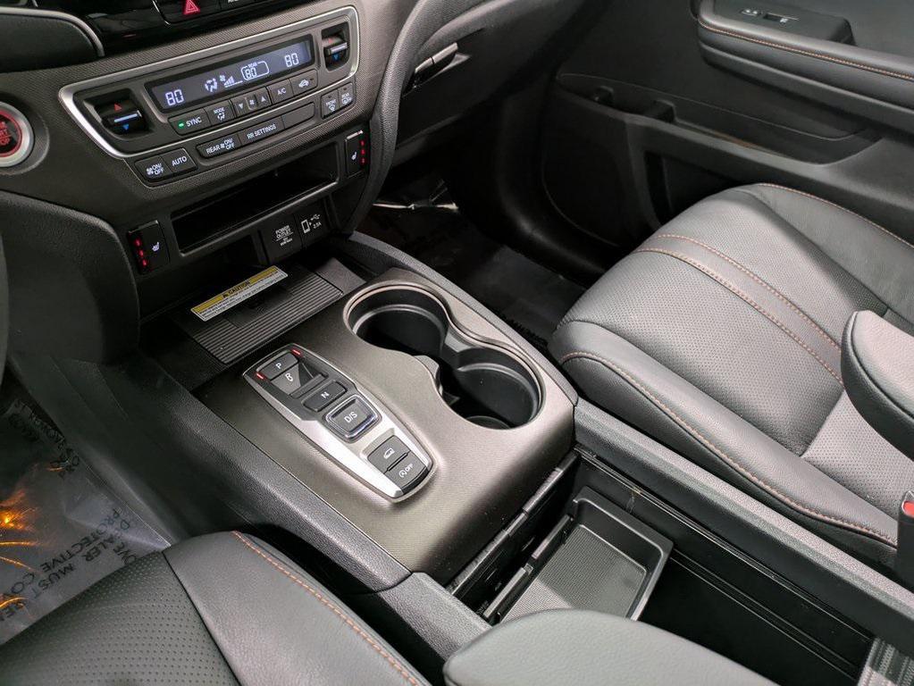 used 2022 Honda Passport car, priced at $33,427