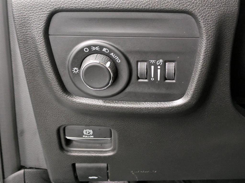 used 2023 Jeep Grand Cherokee car, priced at $31,387