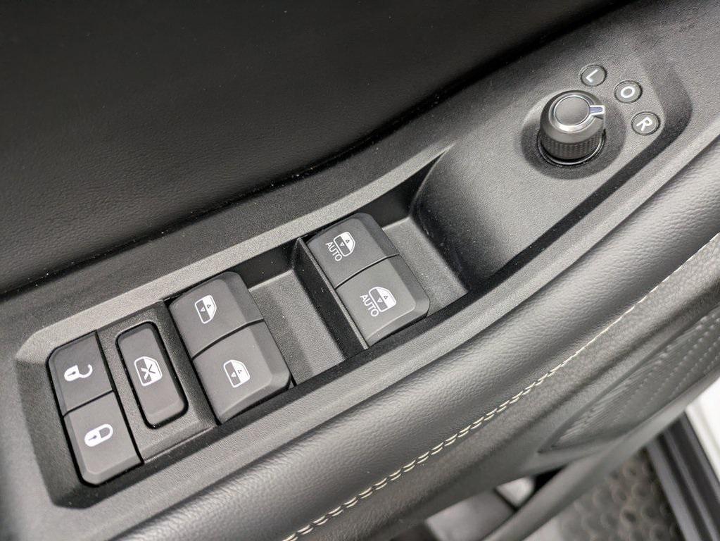 used 2023 Jeep Grand Cherokee car, priced at $31,387