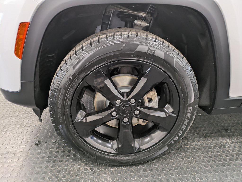 used 2023 Jeep Grand Cherokee car, priced at $31,387