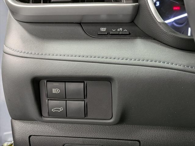 used 2022 Toyota Highlander car, priced at $39,882