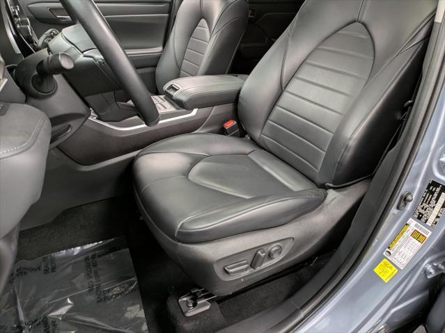 used 2022 Toyota Highlander car, priced at $39,882