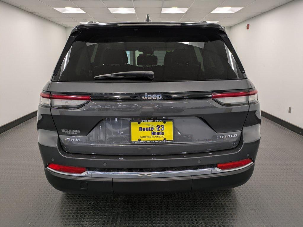 used 2022 Jeep Grand Cherokee car, priced at $29,339