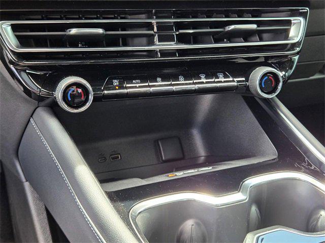 new 2026 Chevrolet Traverse car, priced at $49,068