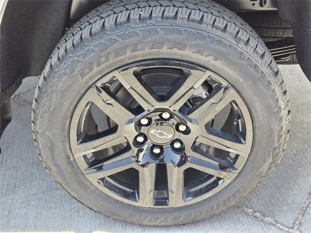 new 2025 Chevrolet Colorado car, priced at $52,124