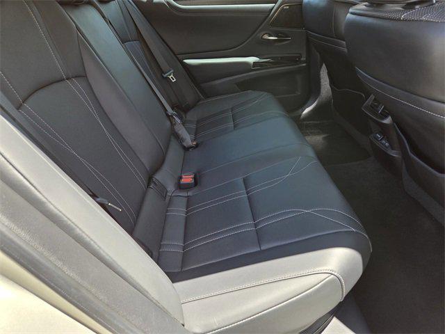 used 2022 Lexus ES 300h car, priced at $35,900