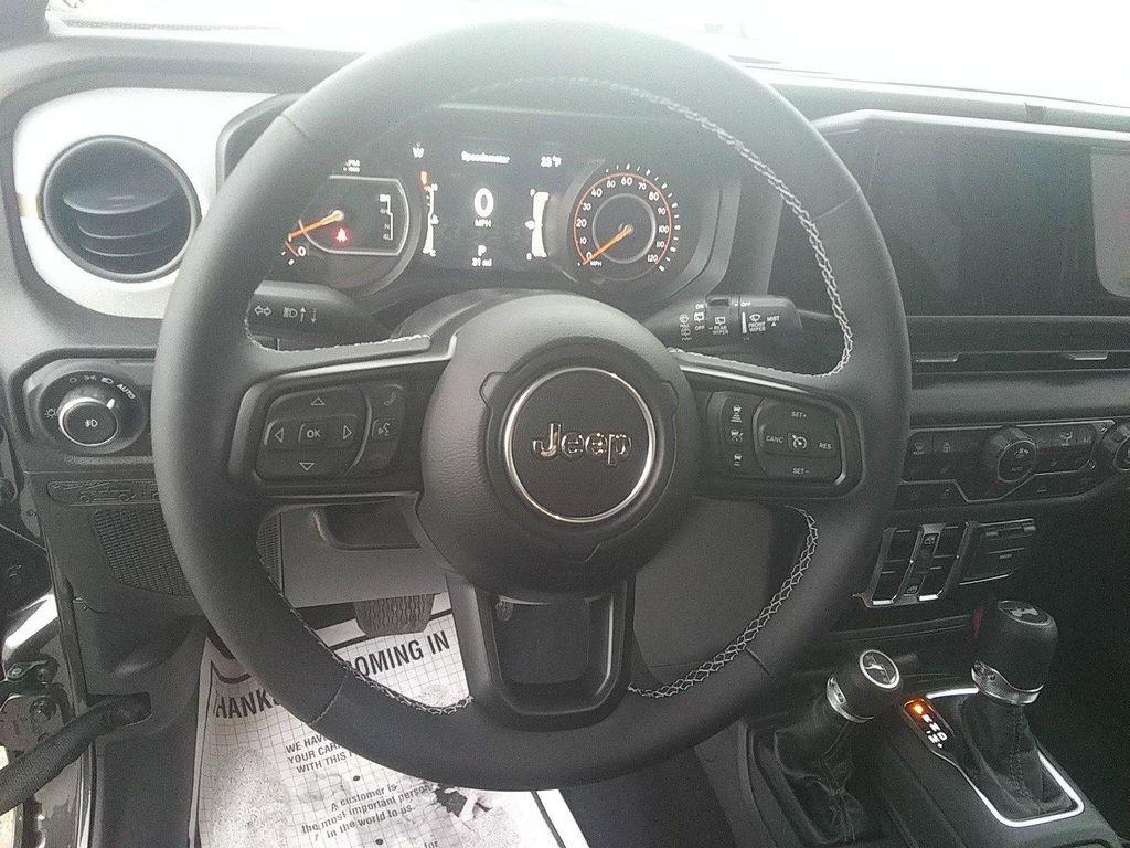 new 2025 Jeep Wrangler car, priced at $47,977