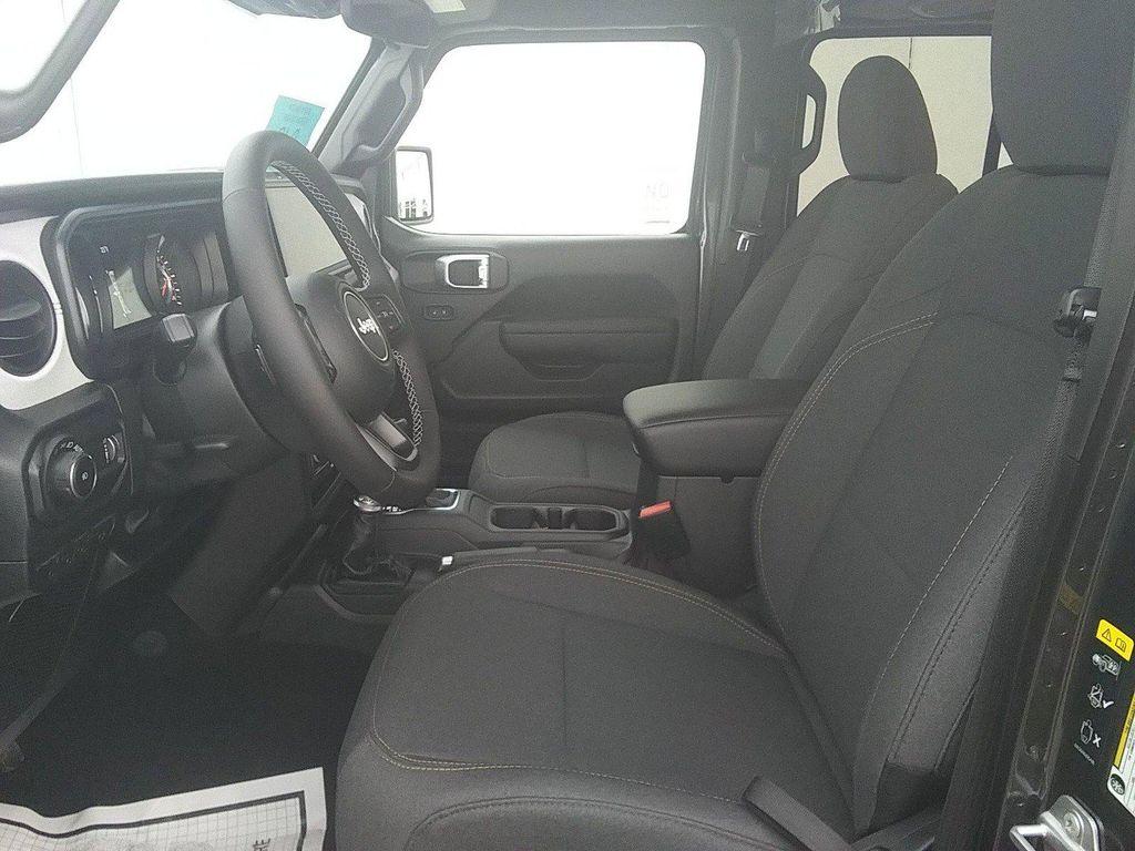 new 2025 Jeep Wrangler car, priced at $47,977