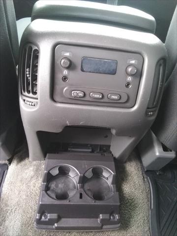 used 2003 Chevrolet Avalanche car, priced at $4,999