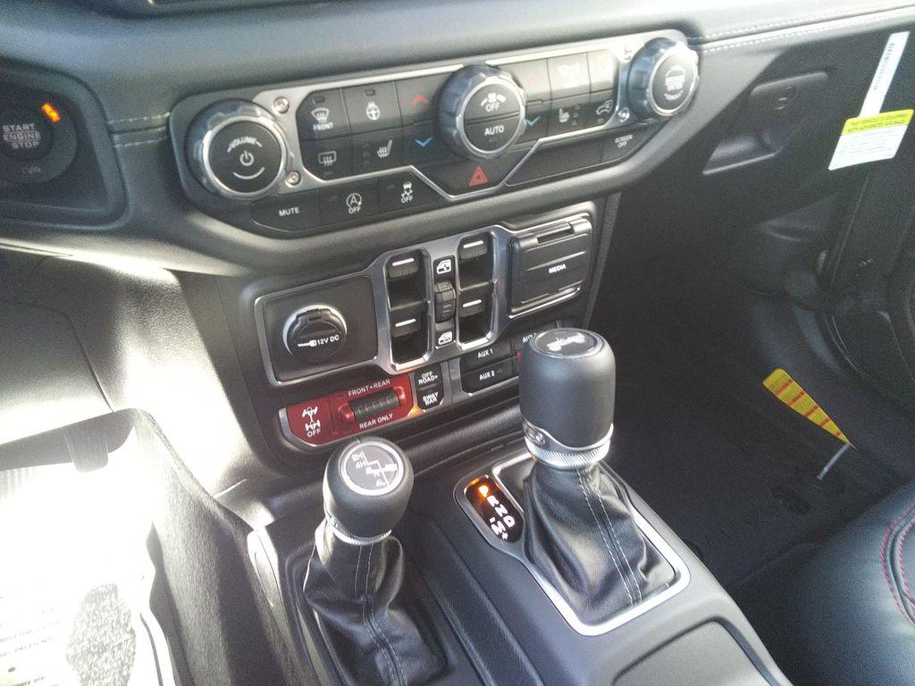 new 2025 Jeep Wrangler car, priced at $58,977