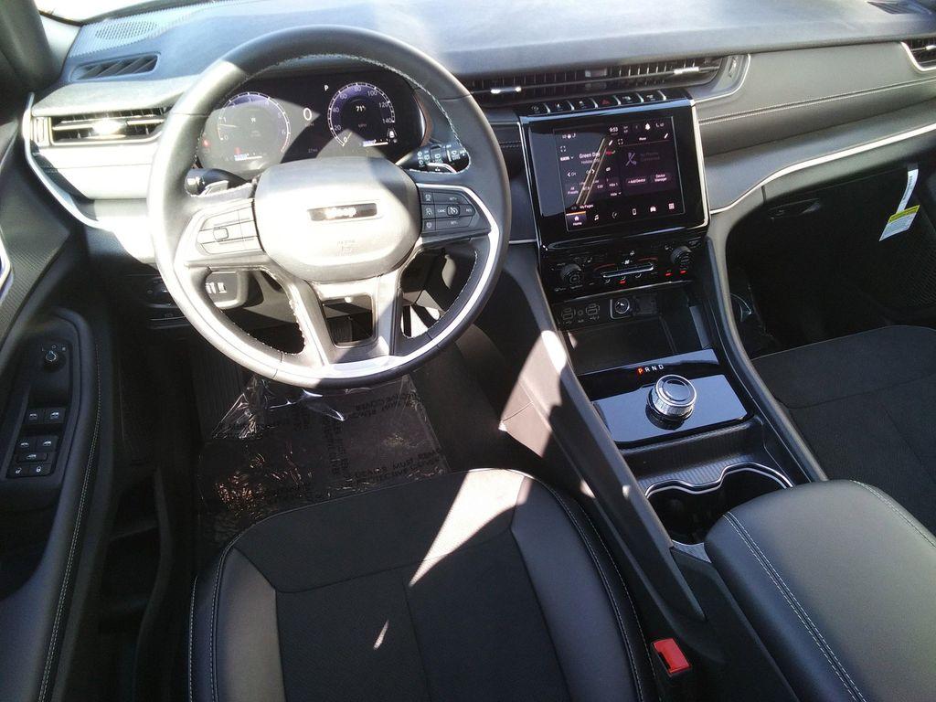 new 2025 Jeep Grand Cherokee L car, priced at $45,977