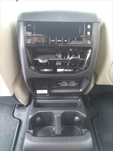 new 2025 Jeep Grand Cherokee L car, priced at $45,977
